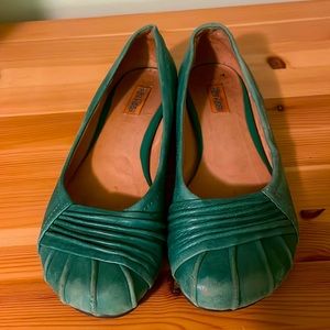 Comfy Full Grain Leather Green Flats